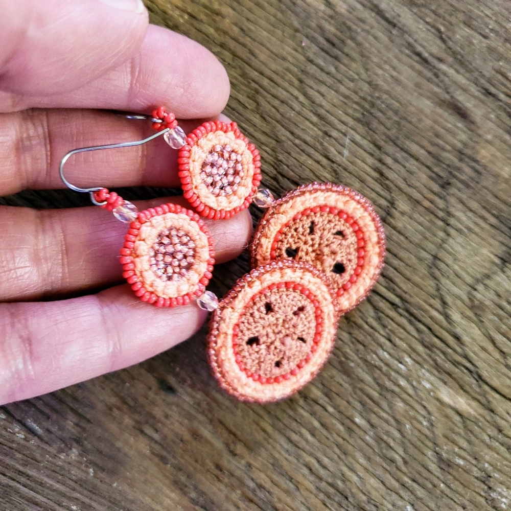 Reina Coralista Beaded Peruvian Earings - Picture 5 of 7